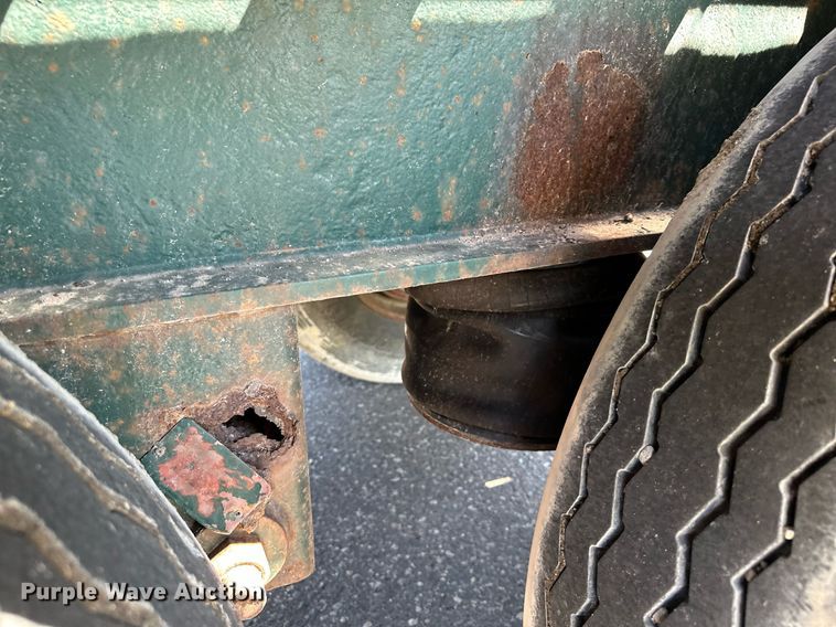 image for item DQ7340 1988 Transcraft  flatbed trailer