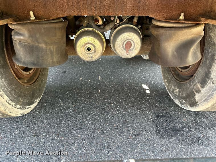 image for item DQ7340 1988 Transcraft  flatbed trailer