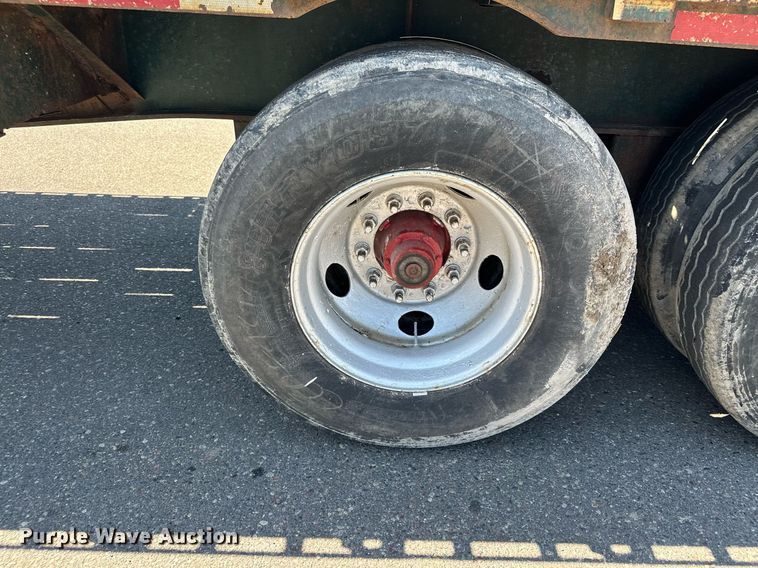 image for item DQ7340 1988 Transcraft  flatbed trailer