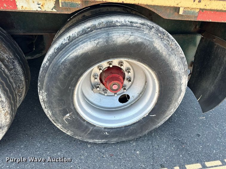 image for item DQ7340 1988 Transcraft  flatbed trailer