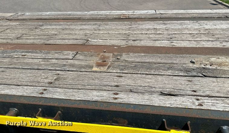 image for item DQ7341 1996 Talbert  flatbed trailer