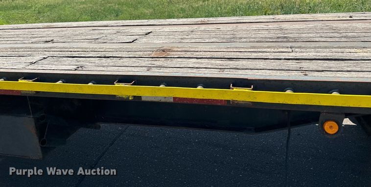 image for item DQ7341 1996 Talbert  flatbed trailer