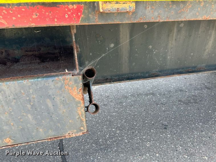 image for item DQ7341 1996 Talbert  flatbed trailer