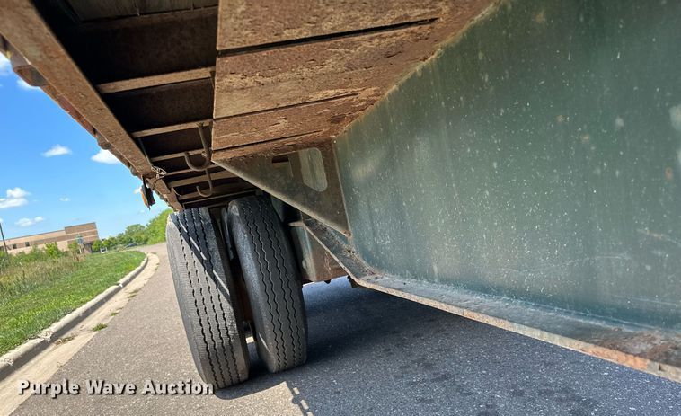 image for item DQ7341 1996 Talbert  flatbed trailer