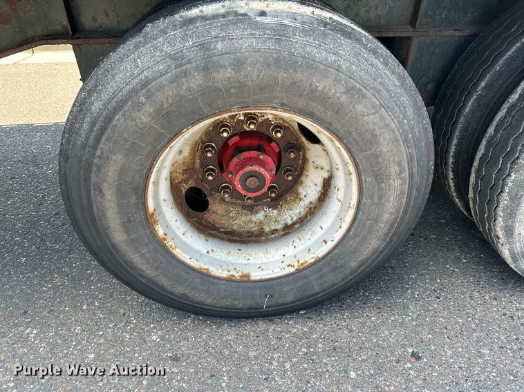 image for item DQ7341 1996 Talbert  flatbed trailer