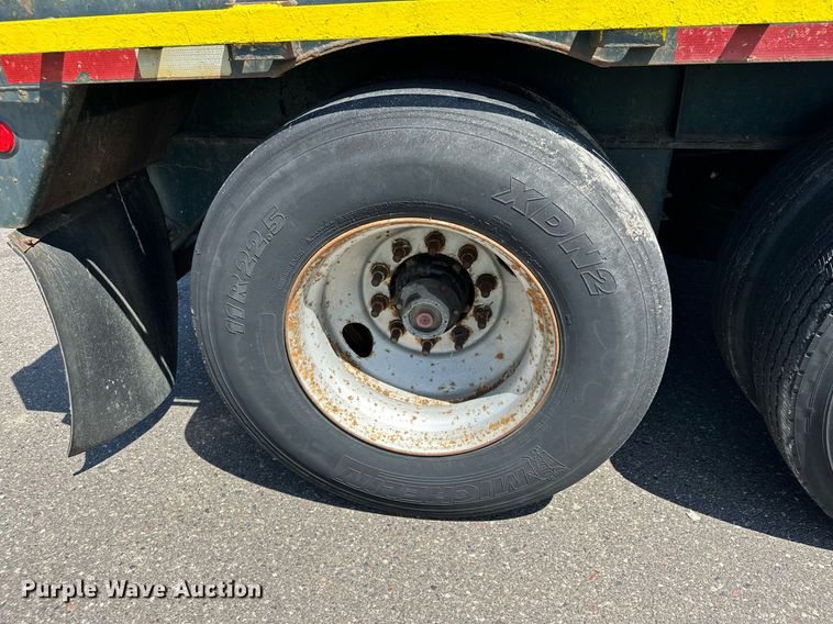 image for item DQ7341 1996 Talbert  flatbed trailer