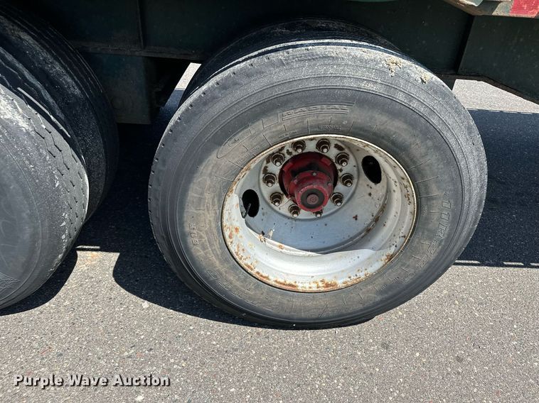 image for item DQ7341 1996 Talbert  flatbed trailer