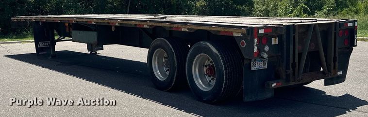 image for item DQ7342 1995 Talbert  flatbed trailer