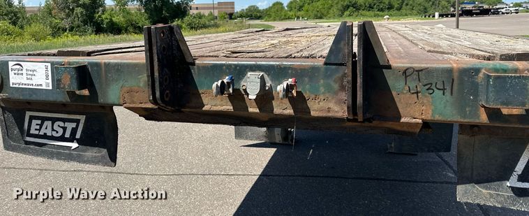 image for item DQ7342 1995 Talbert  flatbed trailer