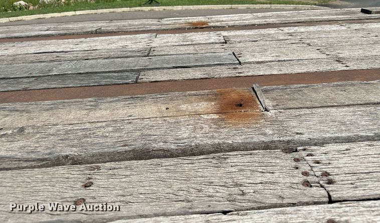 image for item DQ7342 1995 Talbert  flatbed trailer