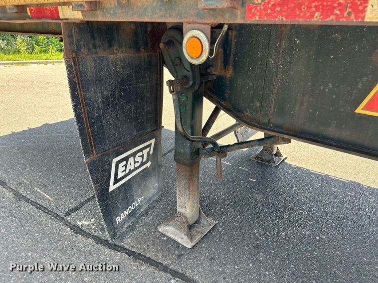 image for item DQ7342 1995 Talbert  flatbed trailer