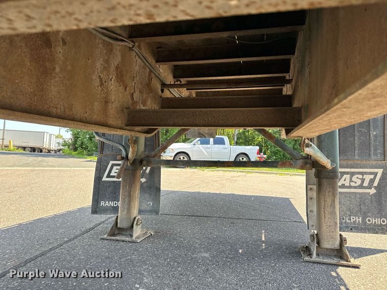 image for item DQ7342 1995 Talbert  flatbed trailer