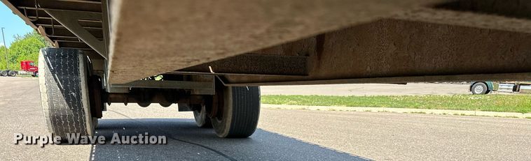 image for item DQ7342 1995 Talbert  flatbed trailer