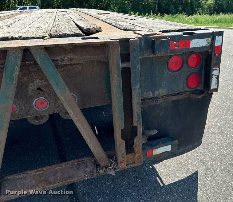 image for item DQ7342 1995 Talbert  flatbed trailer