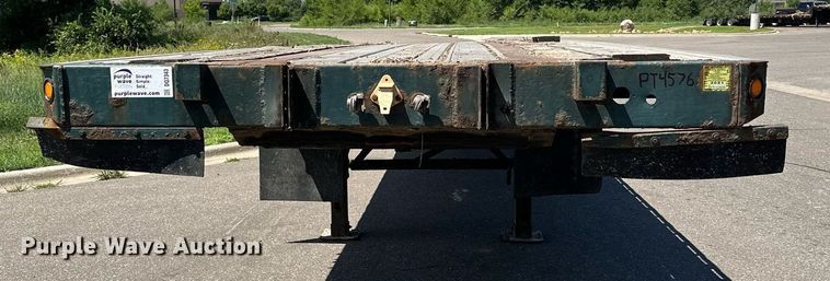 image for item DQ7343 2004 Great Dane  flatbed trailer