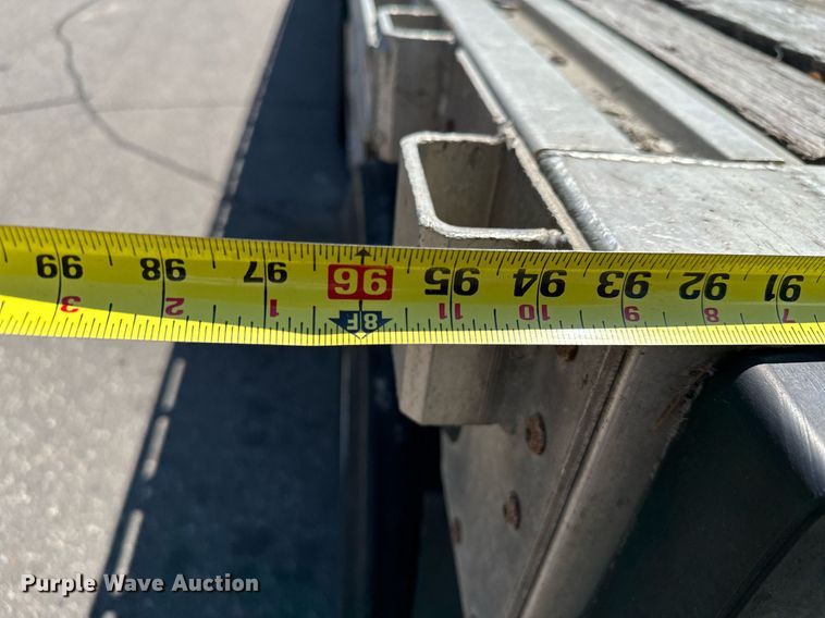 image for item DQ7343 2004 Great Dane  flatbed trailer