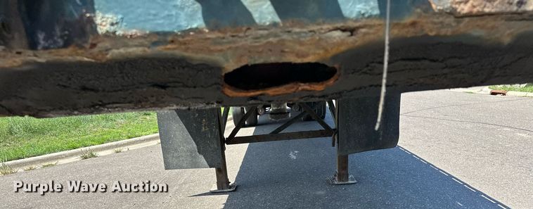 image for item DQ7343 2004 Great Dane  flatbed trailer