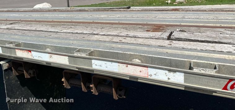 image for item DQ7343 2004 Great Dane  flatbed trailer