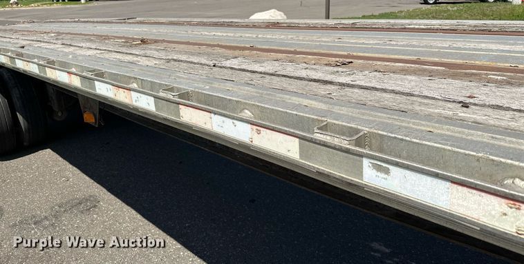 image for item DQ7343 2004 Great Dane  flatbed trailer