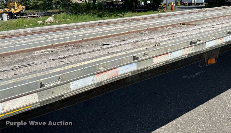 image for item DQ7343 2004 Great Dane  flatbed trailer