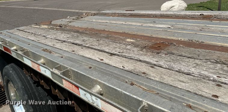 image for item DQ7343 2004 Great Dane  flatbed trailer