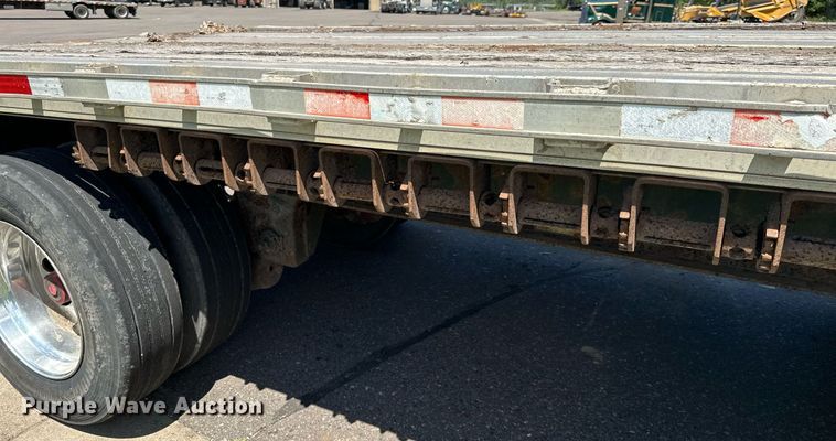 image for item DQ7343 2004 Great Dane  flatbed trailer