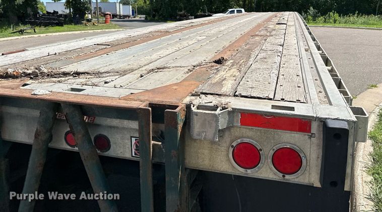 image for item DQ7343 2004 Great Dane  flatbed trailer