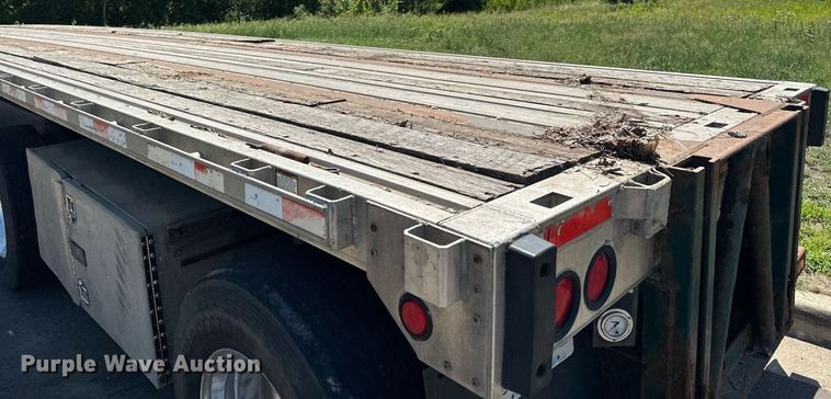 image for item DQ7343 2004 Great Dane  flatbed trailer