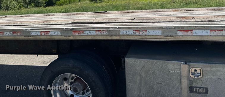 image for item DQ7343 2004 Great Dane  flatbed trailer
