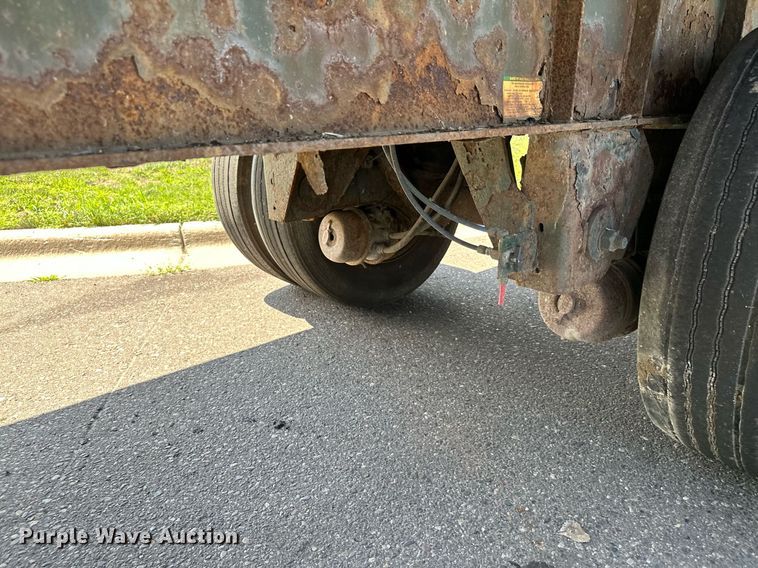 image for item DQ7343 2004 Great Dane  flatbed trailer