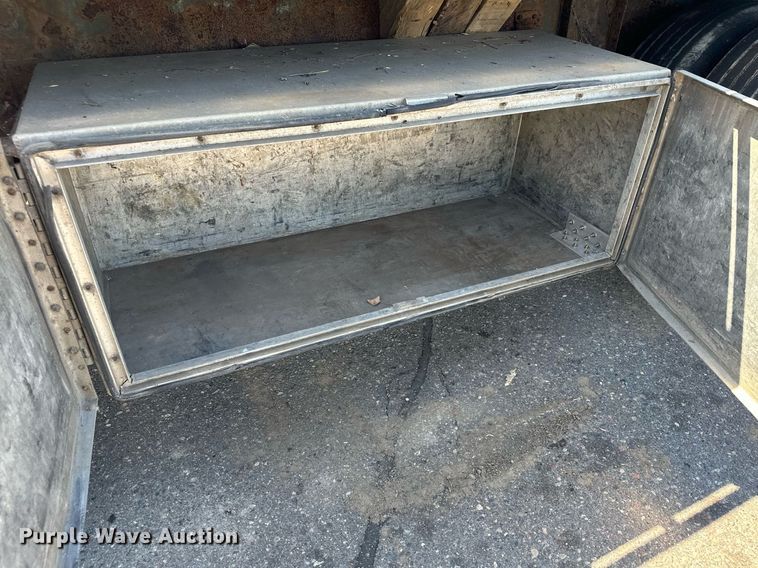 image for item DQ7343 2004 Great Dane  flatbed trailer