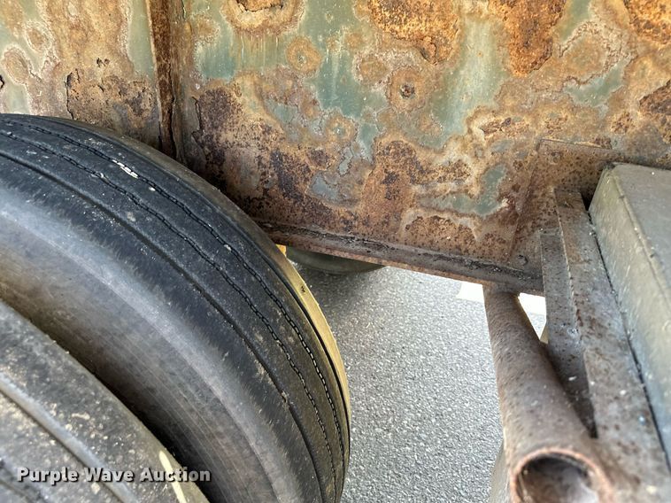 image for item DQ7343 2004 Great Dane  flatbed trailer