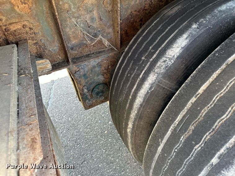 image for item DQ7343 2004 Great Dane  flatbed trailer