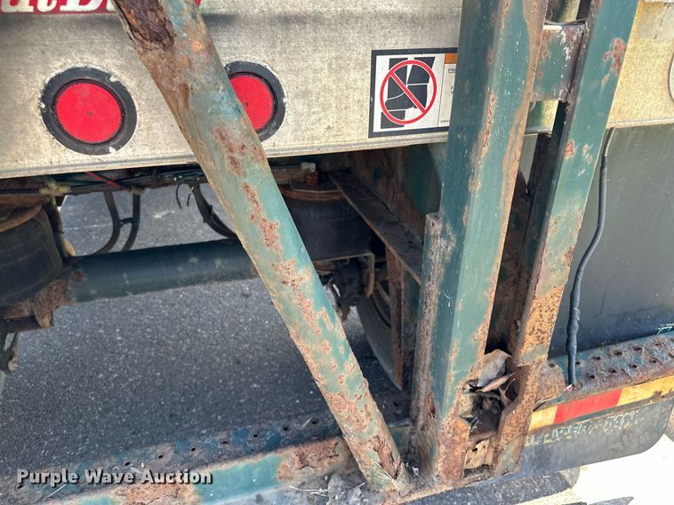 image for item DQ7343 2004 Great Dane  flatbed trailer