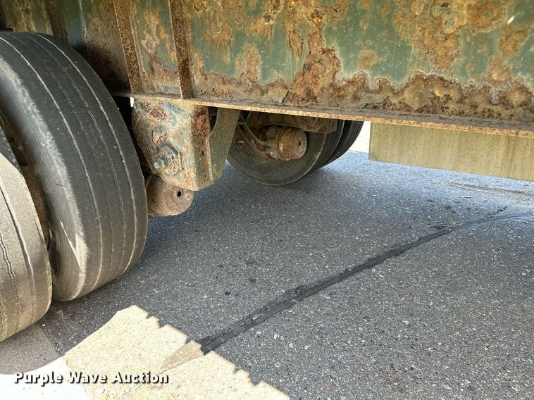 image for item DQ7343 2004 Great Dane  flatbed trailer