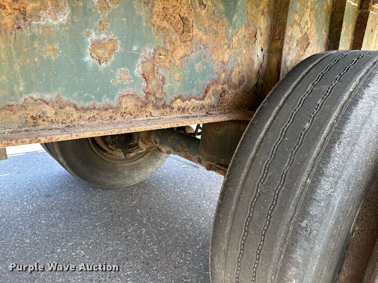 image for item DQ7343 2004 Great Dane  flatbed trailer