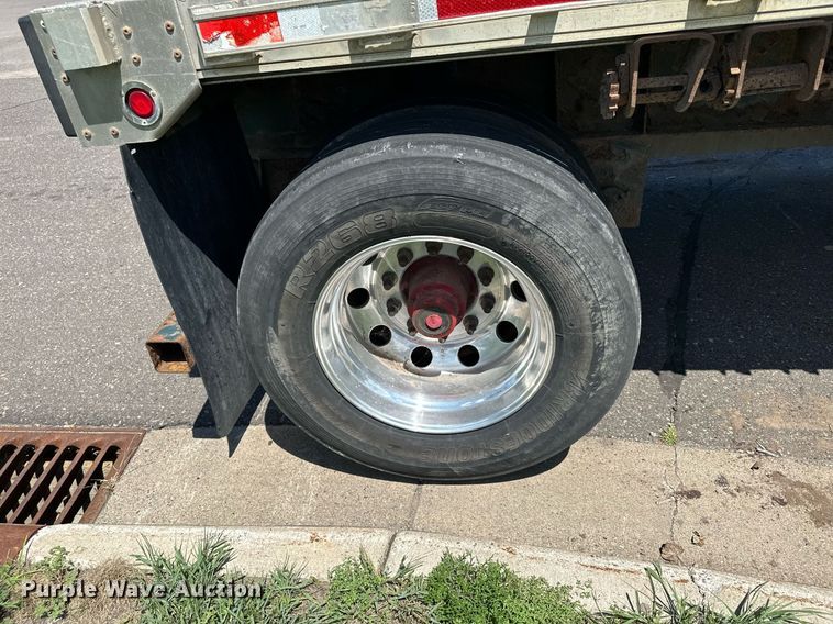 image for item DQ7343 2004 Great Dane  flatbed trailer