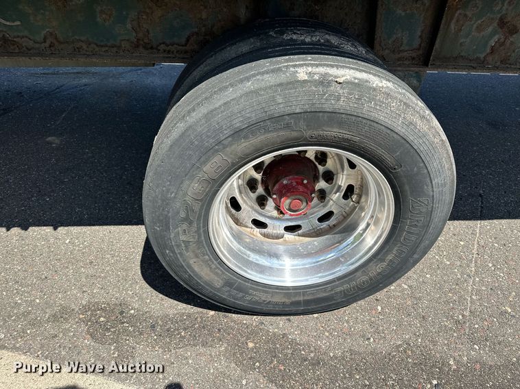 image for item DQ7343 2004 Great Dane  flatbed trailer