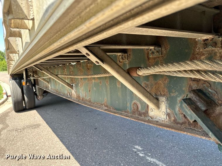 image for item DQ7343 2004 Great Dane  flatbed trailer