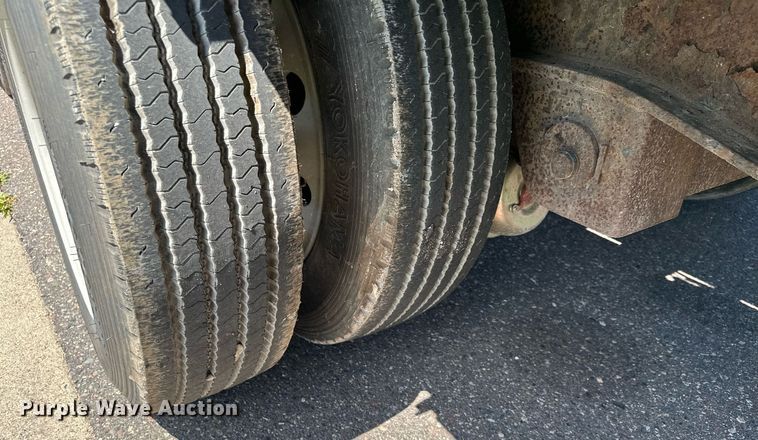 image for item DQ7344 2004 Transcraft  drop deck trailer