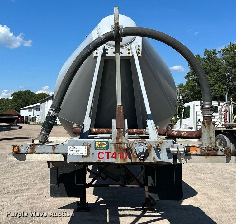 image for item DQ7346 1990 Fruehauf  pneumatic dry bulk trailer