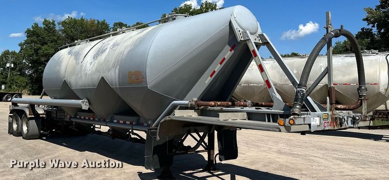 image for item DQ7346 1990 Fruehauf  pneumatic dry bulk trailer