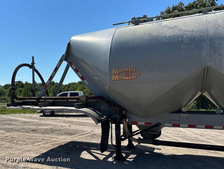 image for item DQ7346 1990 Fruehauf  pneumatic dry bulk trailer