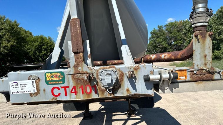 image for item DQ7346 1990 Fruehauf  pneumatic dry bulk trailer