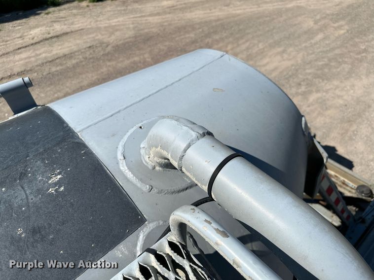 image for item DQ7346 1990 Fruehauf  pneumatic dry bulk trailer