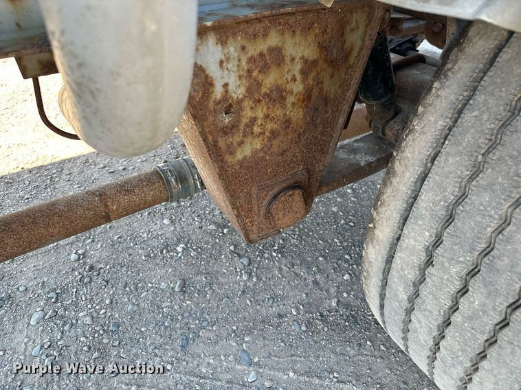 image for item DQ7346 1990 Fruehauf  pneumatic dry bulk trailer