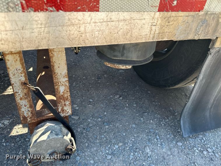 image for item DQ7346 1990 Fruehauf  pneumatic dry bulk trailer