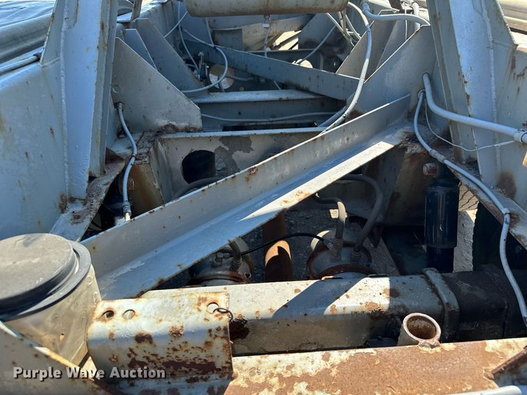 image for item DQ7346 1990 Fruehauf  pneumatic dry bulk trailer