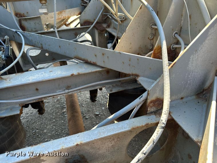 image for item DQ7346 1990 Fruehauf  pneumatic dry bulk trailer