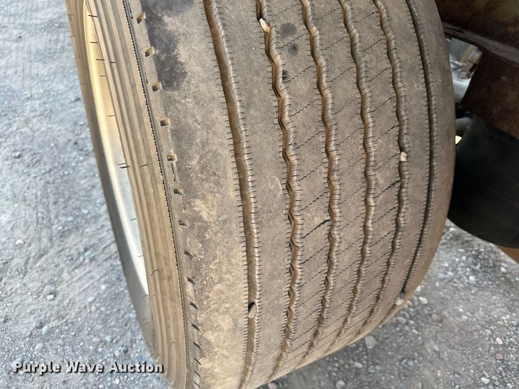 image for item DQ7346 1990 Fruehauf  pneumatic dry bulk trailer